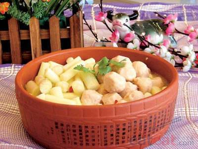 浓汤蒲菜炖虾丸