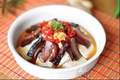 酱肉蒸臭豆腐