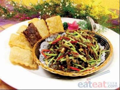 芦蒿丁香鱼配口袋饼