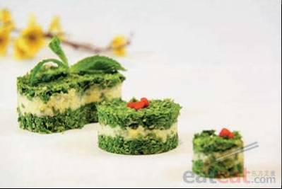 香椿豆腐鸡蛋墩
