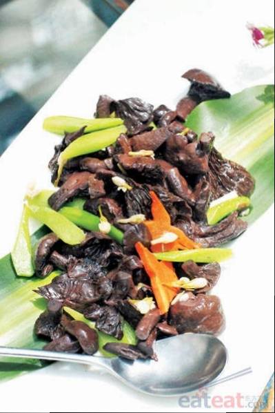 茶油炒红蘑