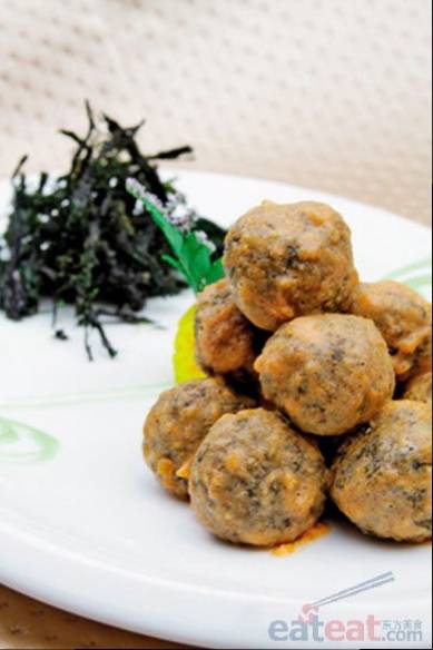 咸蛋黄焗苔菜糯米糍