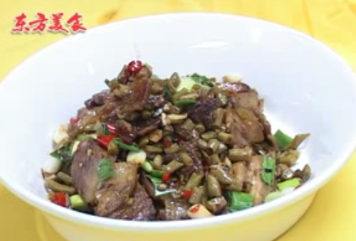 坛子菜炒回锅肉