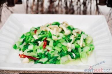 手捏菜炒白玉菇