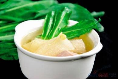 板蓝根竹荪汤
