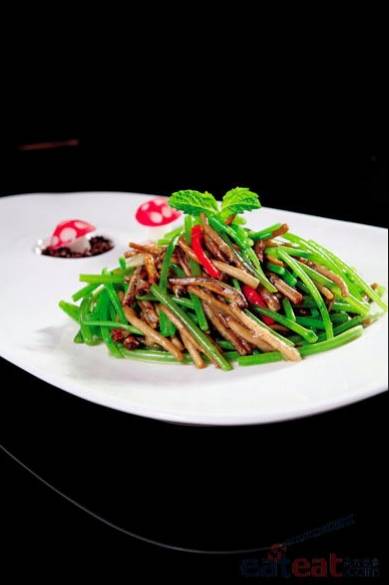 野菌茼蒿炒银鱼