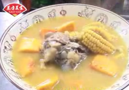 南瓜粗粮大骨汤