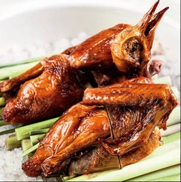 盐焗香茅乳鸽