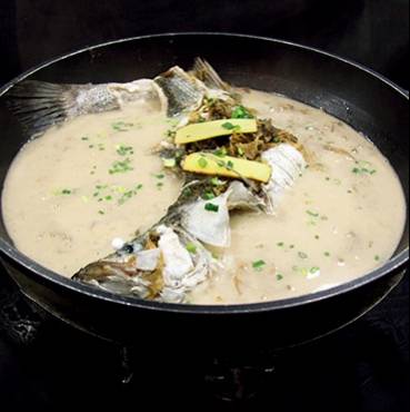 水冬菜煮江鲈鱼