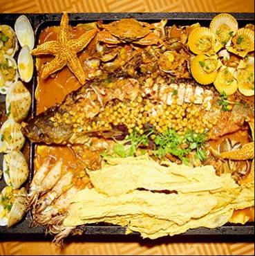 大盘海鲜烤鱼