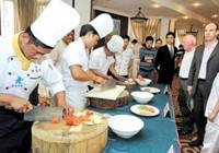 方法:厨艺比武讲实效