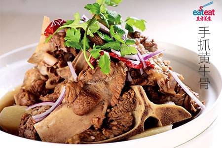 哈萨克手抓黄牛骨