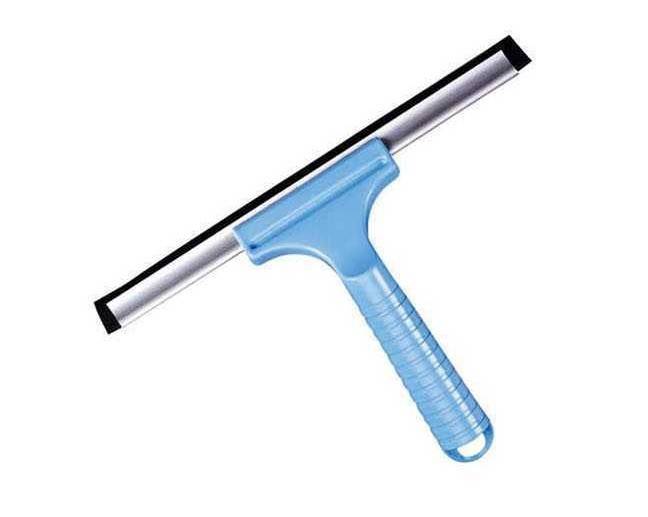 工具：餐厅正确使用保洁工具——刮水器、抹水器