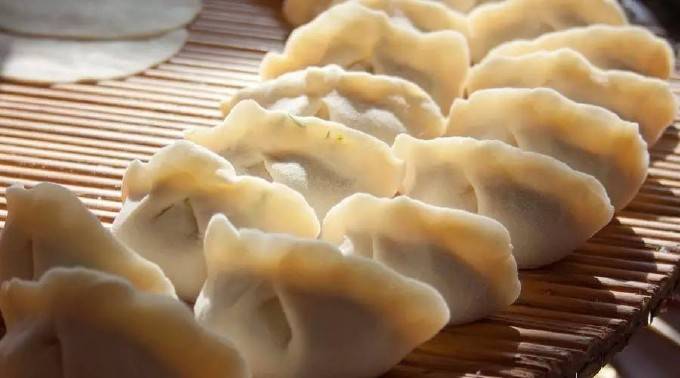 方法：这家饺子馆只卖五种馅，定位少而精