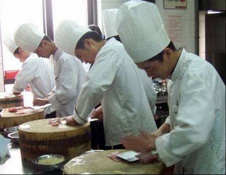 方法：6招2式“管好”年轻员工