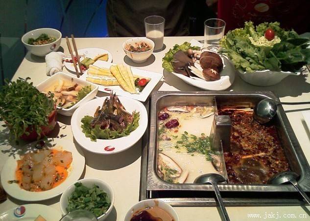 方法：执行总经理轮值制