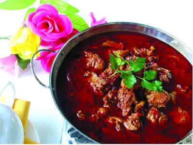 锅仔泡椒啤酒炖鸭肉