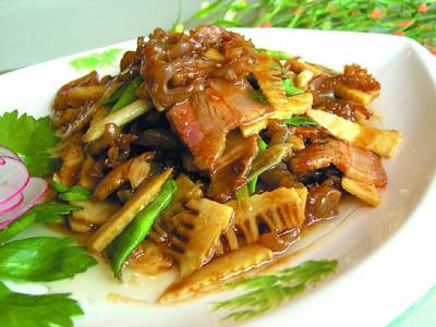 咸肉冬笋炒蜇花