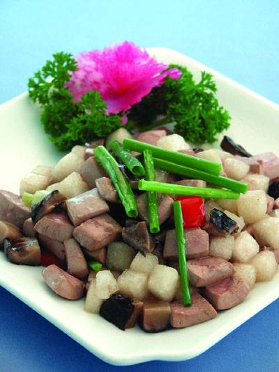 雪梨香菇炒腰丁
