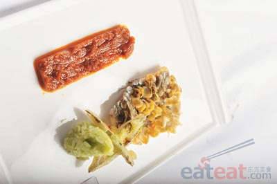 罗望子酱脆鳞鱼配香兰饭