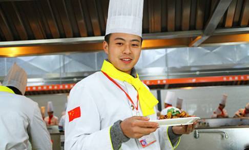 厨师传菜  顾客点赞！