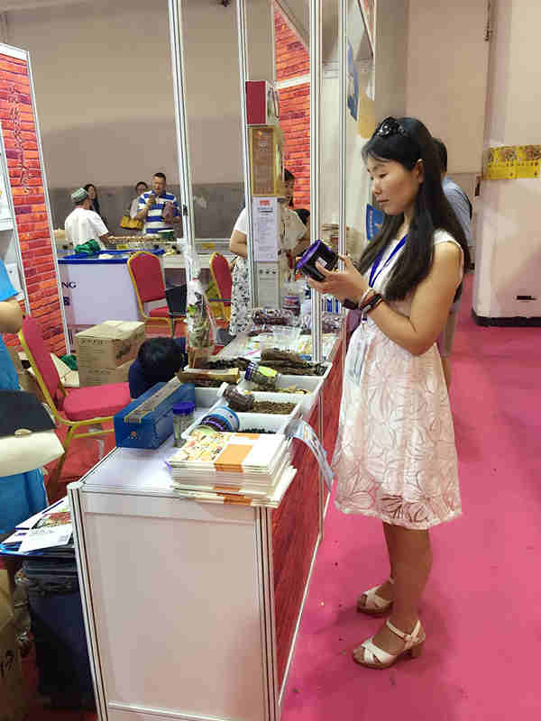 30平米小店，顾客天天排队去吃八碗才甘心