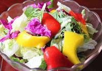 大妈代替了90后服务员 这是潮流吗？