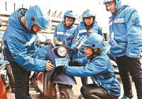 北京：首批饿了么外卖送餐车上牌 