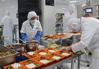 垄断68年  火车餐饮终于向社会开放