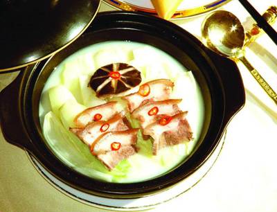 杏仁汁娃娃菜咸肉煲