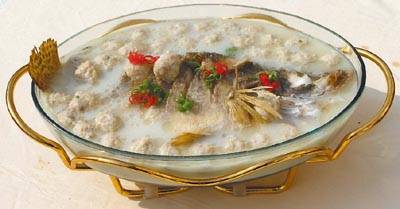 汆汤圆子炖桂鱼