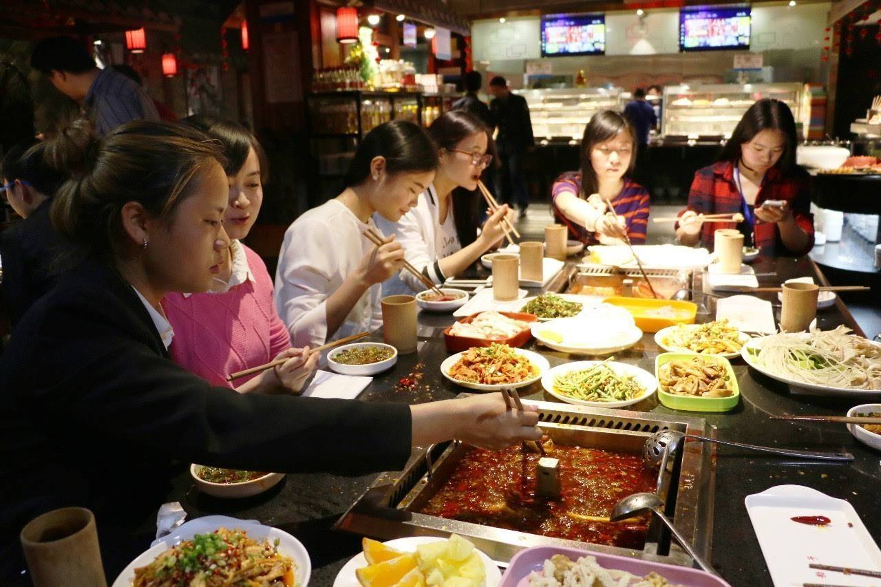 方法：有钱人是如何把餐厅开倒闭的