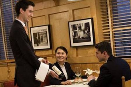 方法：一名资深服务员的速成宝典，做好这八点不容易！