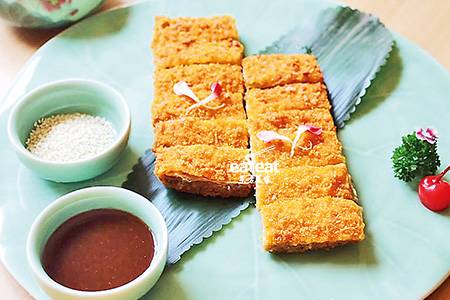 金黄素鹅，外酥里嫩！