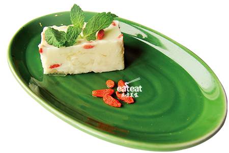 枸杞银耳椰奶糕