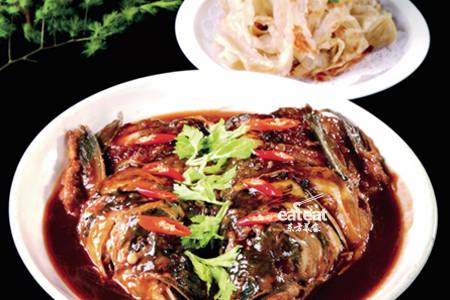 东北侉炖鱼头泡饼