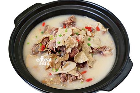 豆腐锅巴炖筒骨