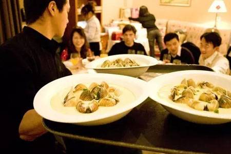 制度：传菜员的岗位职责 