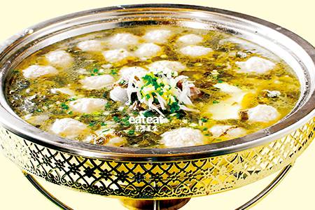 揪耳菜银鱼肉丸火锅