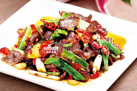 用坛子密封伏牛肉