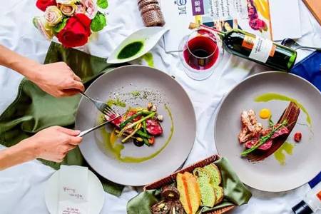 方法：餐厅菜单这样设计，牢牢套住顾客心