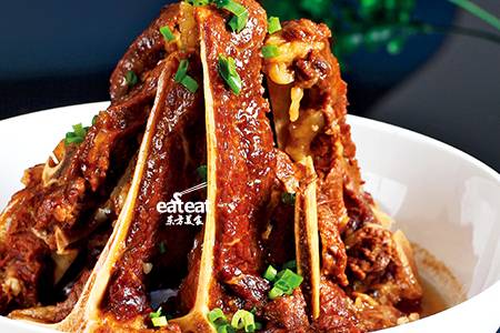 酱卤牛骨突出本味！