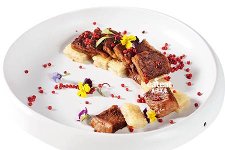 低温牛小排配香煎藕饼