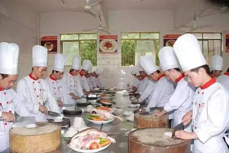 方法：用实例讲述如何用绩效改良增强团队激情