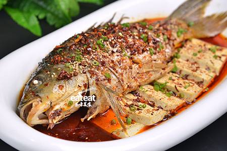 油泼鲤鱼：标准化3-5分钟上桌！