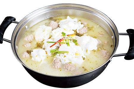 酸菜肉丸蛋火锅