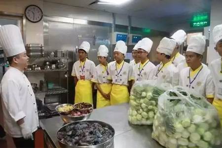 方法：宴会服务十程序