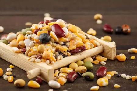 方法：餐厅如何做出省钱又好看的餐桌摆饰