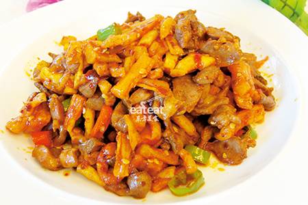 萝卜角炒鸡杂