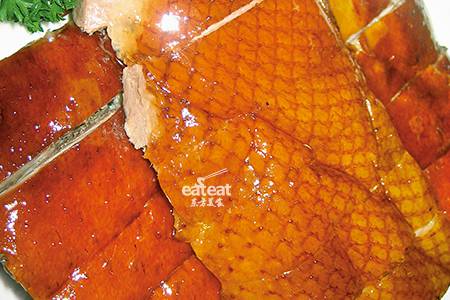 梅园烧鹅：由内而外腌，皮脆肉滑！